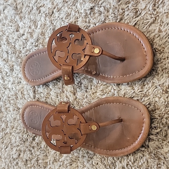 *** SOLD *** Tory Burch Brown Sandals - Picture 1 of 4